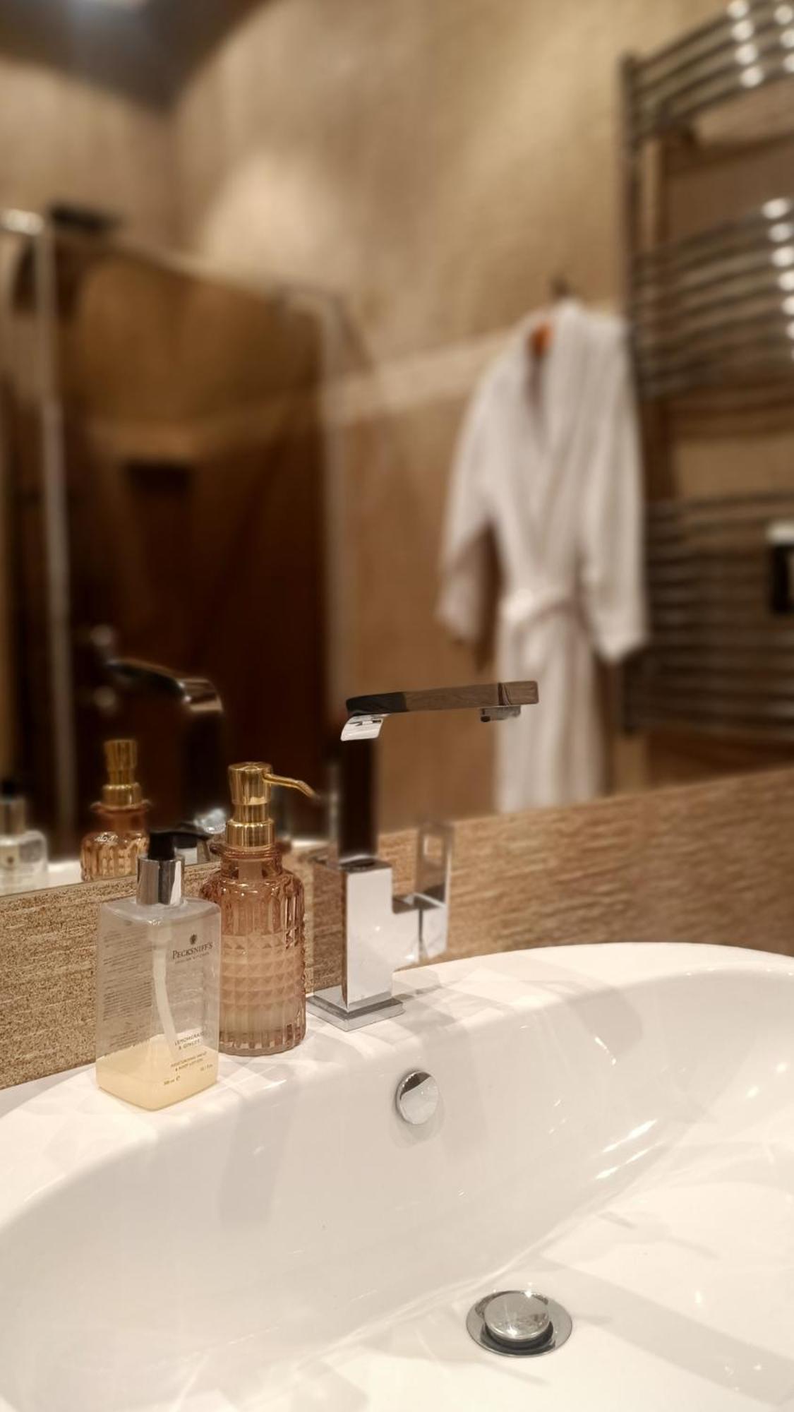 Luxury Room Well Located Częstochowa Esterno foto